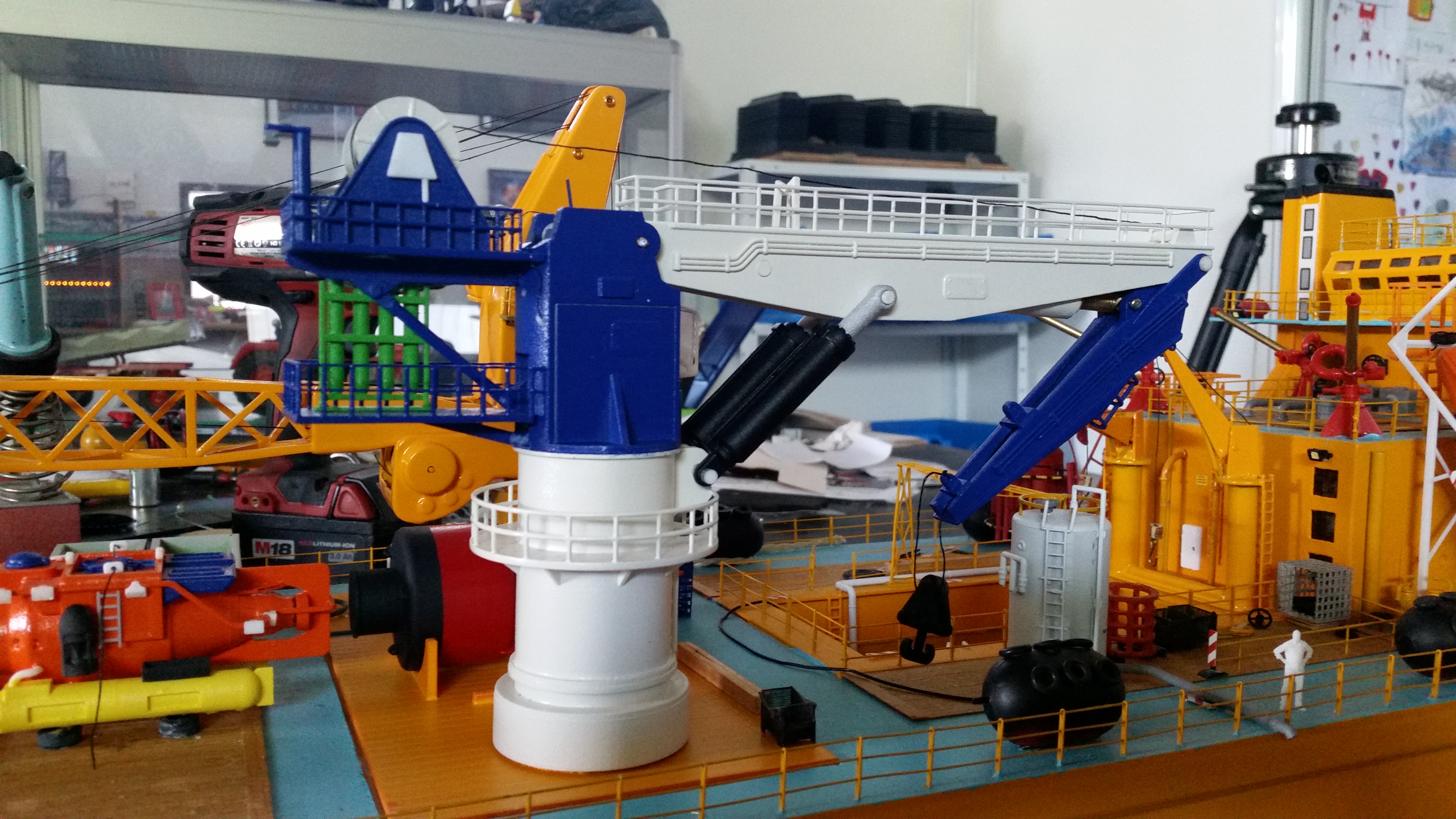 mar guindaste navio modelo doca 1 75 barco rc embarcação 3D print model - Mito3D