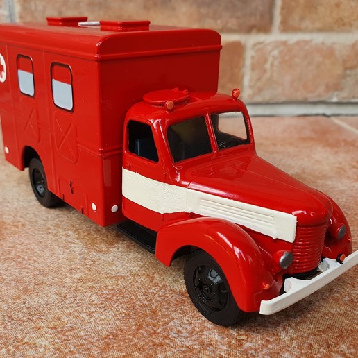 vieille ambulance - 1 43 modèle à l'échelle divers praga rn rnd sanitka tatra vieux l'ambulance de kit détaillée assembler le camion 3D print model - Mito3D