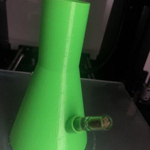 un frappeur bong divers glacé de l'eau la pipe 420 les mauvaises herbes 3d print model - Mito3D