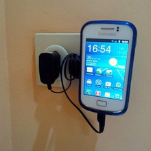 afin chargeur de téléphone gadget mobile spaceclaim 3d print model - Mito3D