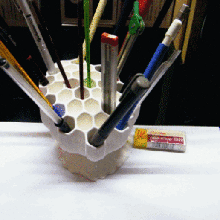 biologique inspiré crayon titulaire stylo soutien Cas gaine frelon nid guêpe décoration insecte Bureau art 3d print model - Mito3D