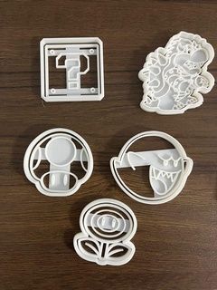 pack 5 mario bros cookie cutters bowser flower mushroom boo cube cutter cookies fungus brothers 3d print model - Mito3D