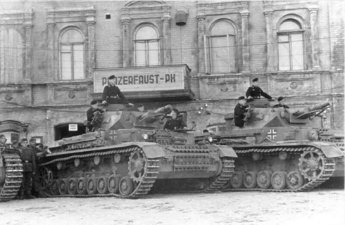 panzer iv pack retread flames war germany 4 tank ww2 vehicles 3d print model - Mito3D