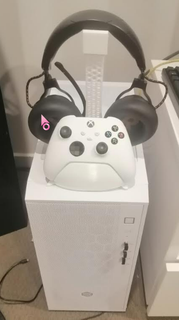 pc Xbox jeu supporter écouteurs manette casque 3d print model - Mito3D