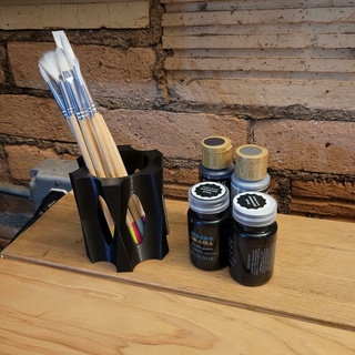 pen holder Home desk organizer paint brush art 3d print model - Mito3D