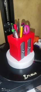 pencil sharpener holder decoration pot design pens jar 3d print model - Mito3D