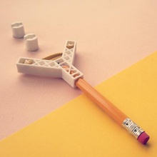 matita fionda desktop toys ii gioco 3d print model - Mito3D