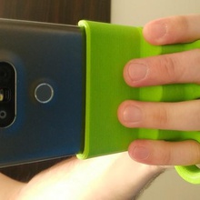 teléfono de latón-knuckles estilo horizontal lado montaje gadget el móvil smartphone soporte para lg g5 celular titular nudillos bronce 3d print model - Mito3D