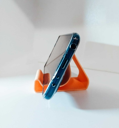 phone holder 002 stand smartphone iphone android 3d print model - Mito3D
