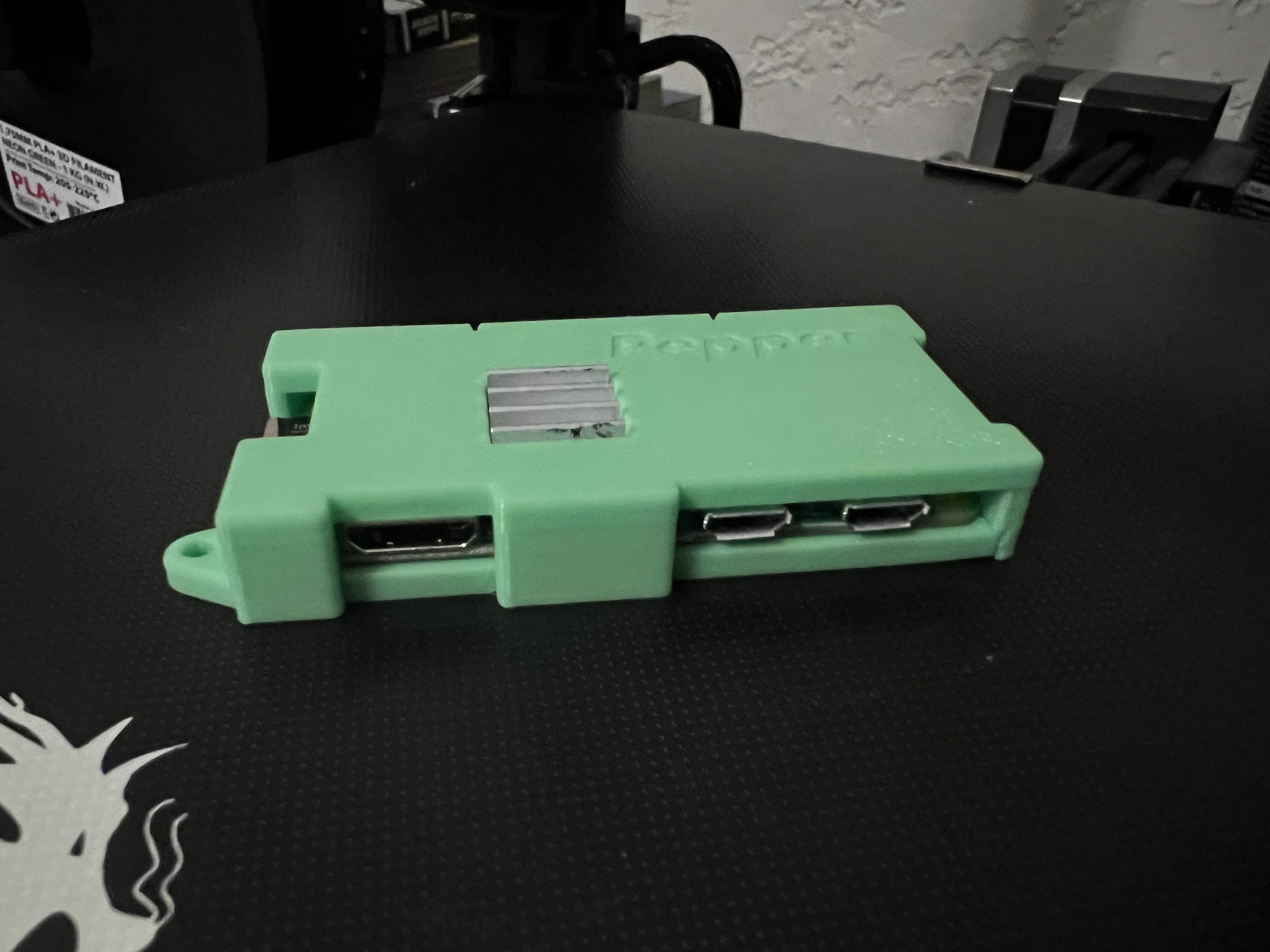 pi zero w toolless case raspberry 3D print model - Mito3D