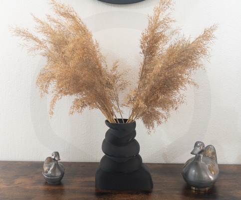 haufen of felsen balance vase dekor druckbar leben zimmer blume blumentopf 3d print model - Mito3D
