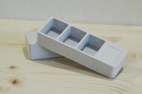 pill box 3 compartments organizer accessory tool 3d print model - Mito3D