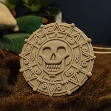 pirati medaglione gioielleria moneta azteco caraibico disney 3d print model - Mito3D