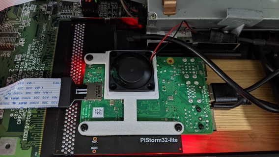 Pistorm Himbeere pi Ventilator Halterung Amiga 3d print model - Mito3D