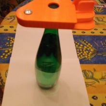 bottiglia di plastica opener casa si apre 3d print model - Mito3D