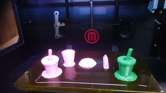 Plastik Tasse Spiel Spielzeug 3d print model - Mito3D