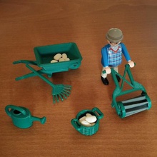 playmobil jardinero conjunto juego cortador la hierba puede el riego cesta cubeta de rake carretilla jardín 3d print model - Mito3D