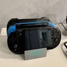 Playstation vita verdreifachen Stand Gadget 3d print model - Mito3D