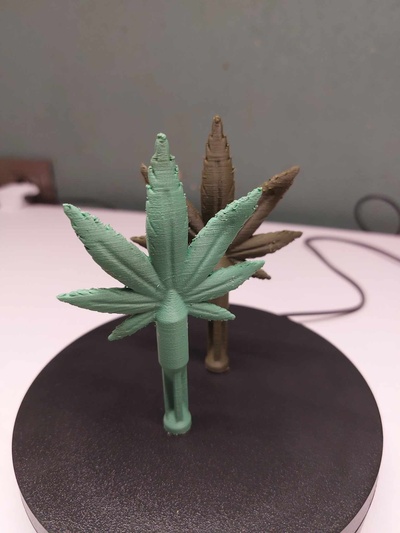 feuille pokie outils machines cannabis marijuana articulations 3d print model - Mito3D