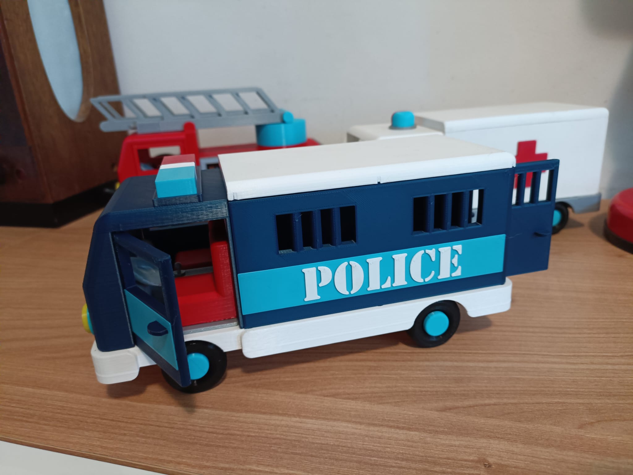 police car toy pla truck kid easy print cars 3D print model - Mito3D