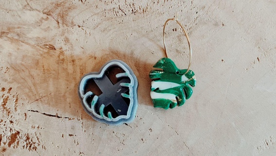polymer clay cutter - monstera leaf tropical art earring handmade summer green 3d print model - Mito3D