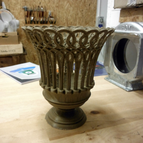 porcelain vase xvii century home 3D print model - Mito3D