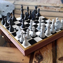 portable chess set wooden - mobile board 3d print model - Mito3D