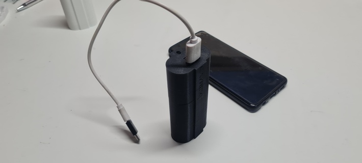 portatile energia banca batteria Telefono titolare supporto 18650 litio caricabatterie smartphone alloggi Astuccio guaina 3d print model - Mito3D