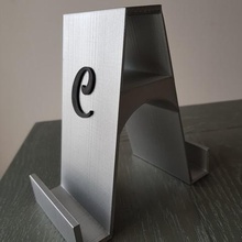 portátil triangular de suporte gadget a casa office 3d print model - Mito3D
