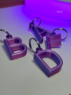 portachiavi con iniziali keychain viola color key 3d print model - Mito3D