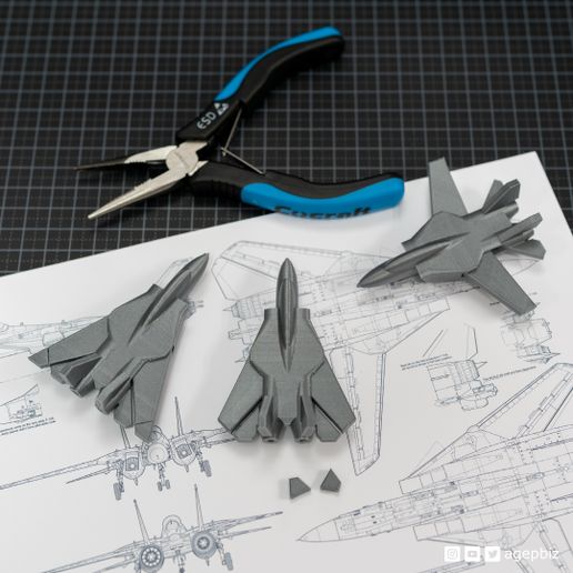 print place artikuliert f14 Jet Kämpfer verbessert Flügeldesign Benchmark Sammlerstück Düsenjäger Geschenk printinplace stockingstuffer Stresstest Überraschung Überraschungsei klein Spielzeug 3D print model - Mito3D