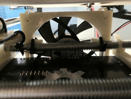 Printrbot Druckbrett Kühlung Ventilator Bar montieren 3d Drucker Zubehör 3d print model - Mito3D