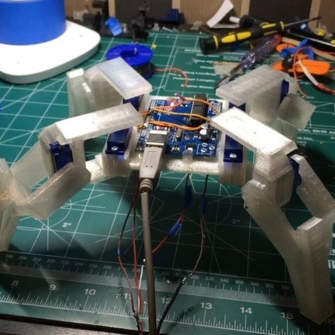 Vierbeiner walker Roboter gadget Robotik 3D print model - Mito3D