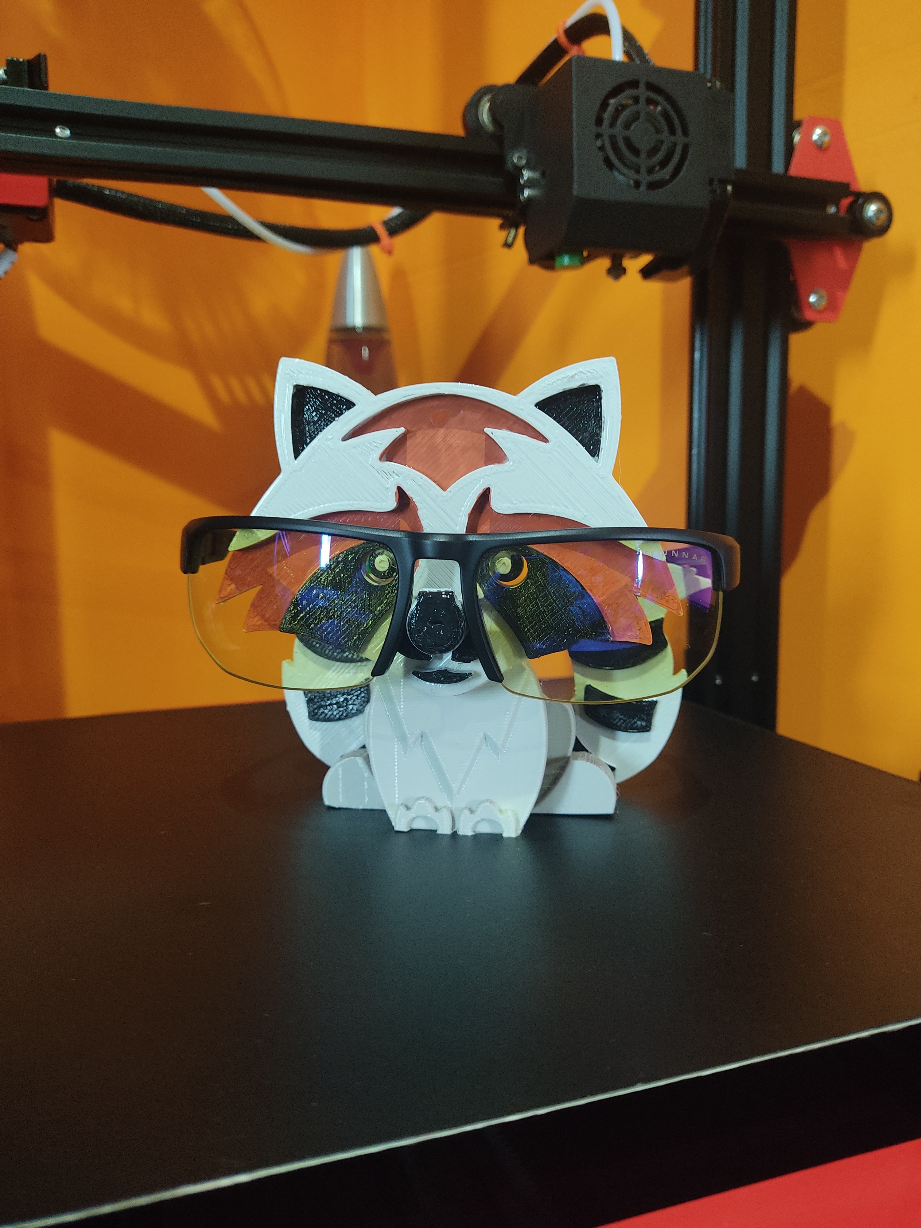 Waschbär Sonnenbrille Halter Unterstützung Brille Mode Desktop tragbar Kunst cool niedlich Spaß komisch wild tragen einfach schnell Artikel nett ziemlich 3D print model - Mito3D