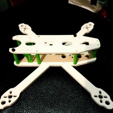 carreras de drones marco juego drone juguete la mosca quad copter las velocidad los niños jugar diversión 3d print model - Mito3D