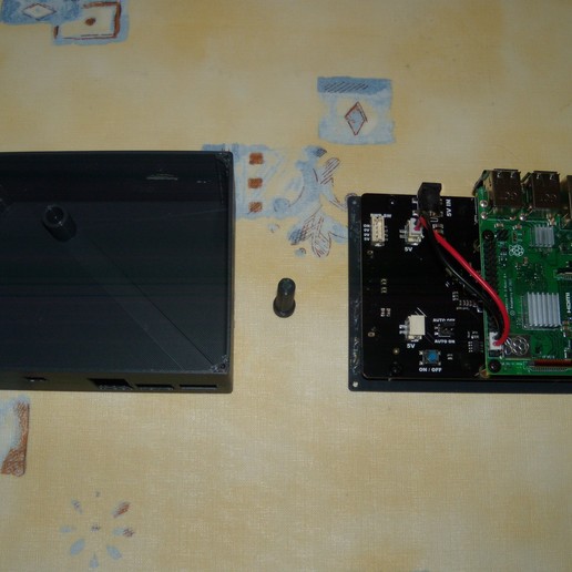 raspberry pi 3b+ box + suptronics x820 v30 tool Himbeere pi-3 pi-Fall - Elektronik 3D print model - Mito3D