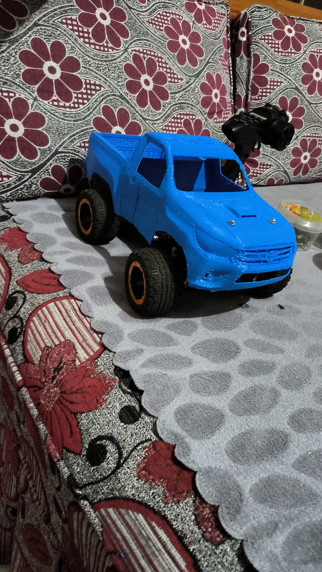 rc toyota hlux 3D print model - Mito3D