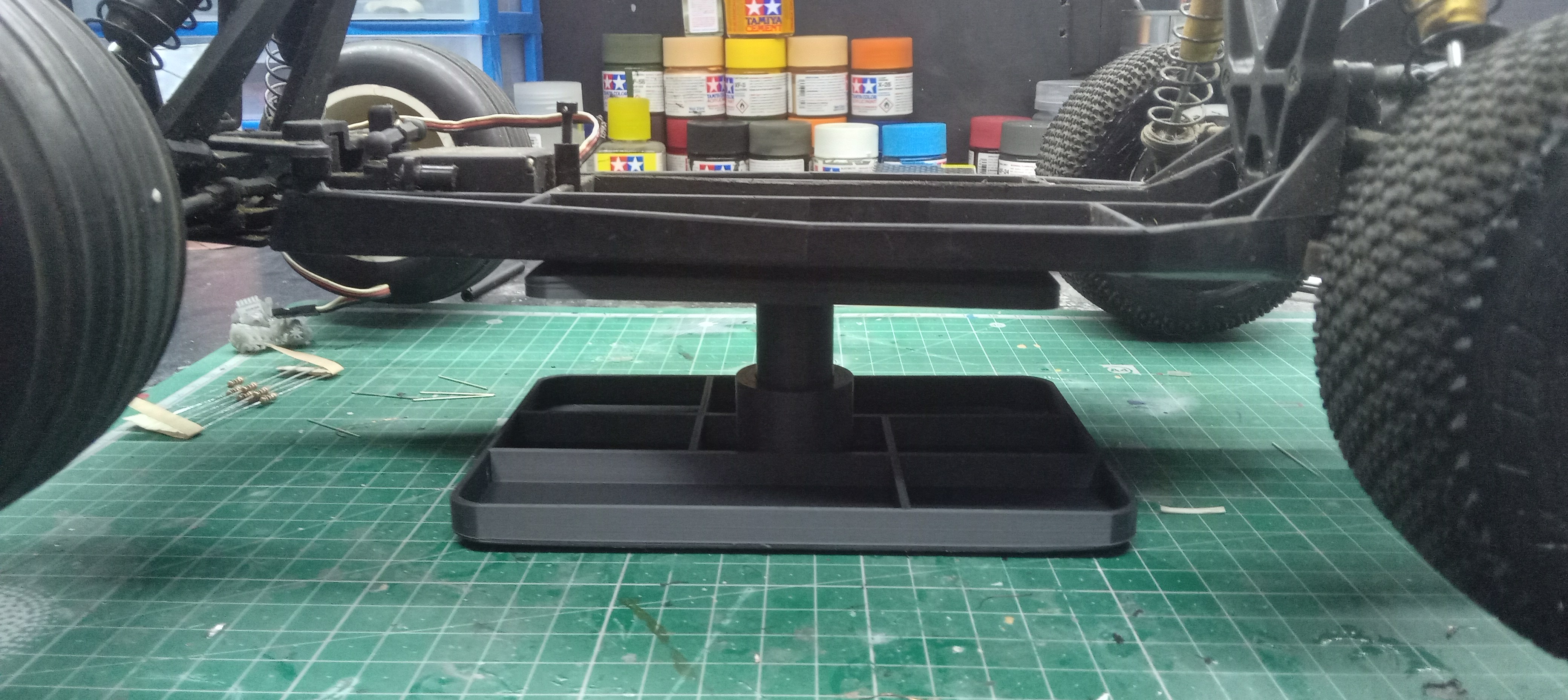 rc estante soporte 1 10 coche vehiculo 3D print model - Mito3D