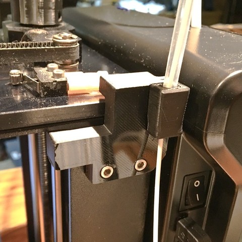 m2 à l'arrière de filaments fil-guide la couverture outil L'imprimante 3d pièces makergear 3D print model - Mito3D