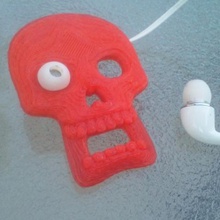 red skull ii plus pendentif version gadget 3d print model - Mito3D