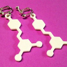 resveratrol-Molekül verschiedene Biologie Wein Wissenschaft Schmuck Ohrring 3d print model - Mito3D