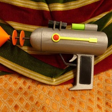 rick pistola laser remix parti separate assemblare senza colla gadget guarda il match 3d print model - Mito3D