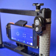 rig-mount bt remote gadget rig iphone erstellt von freecad Kamera-rig Kamera-Halterung Kamera bluetooth-Lautsprecher bluetooth 3d-drucken 360-Kamera-rig 3d print model - Mito3D