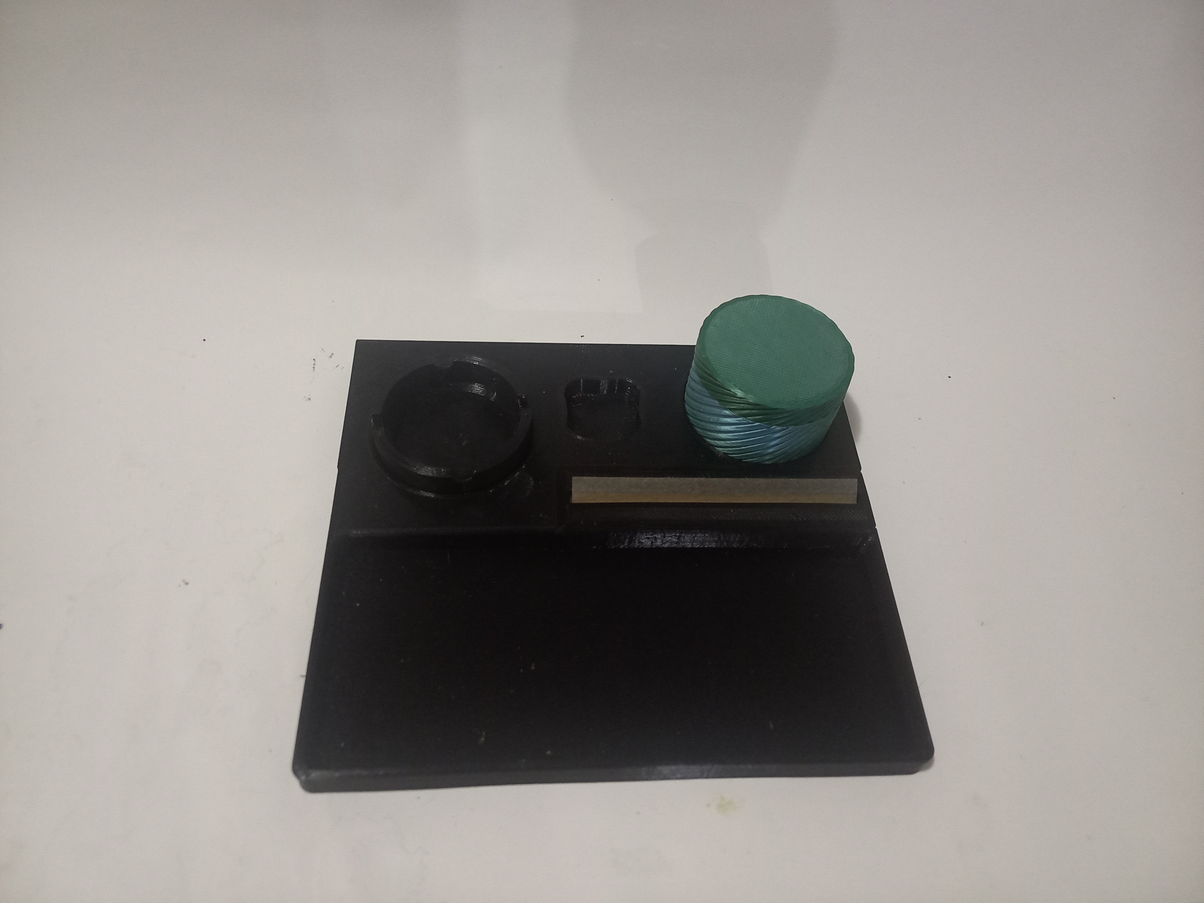 laminación bandeja 420 amoladora marihuana 3D print model - Mito3D