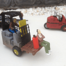 roof bars & driver truck loader game vehicles 3d print model - Mito3D