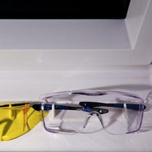 occhiali di sicurezza titolare strumento 3d print model - Mito3D