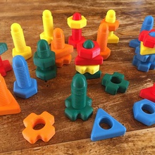 vida somun oyuncaklar aracı 3d yazıcı parçaları oyuncak fındık boulon 3d print model - Mito3D