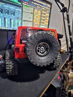scx10 iii wrangler spare tire holder crawler jeep rc 3d print model - Mito3D
