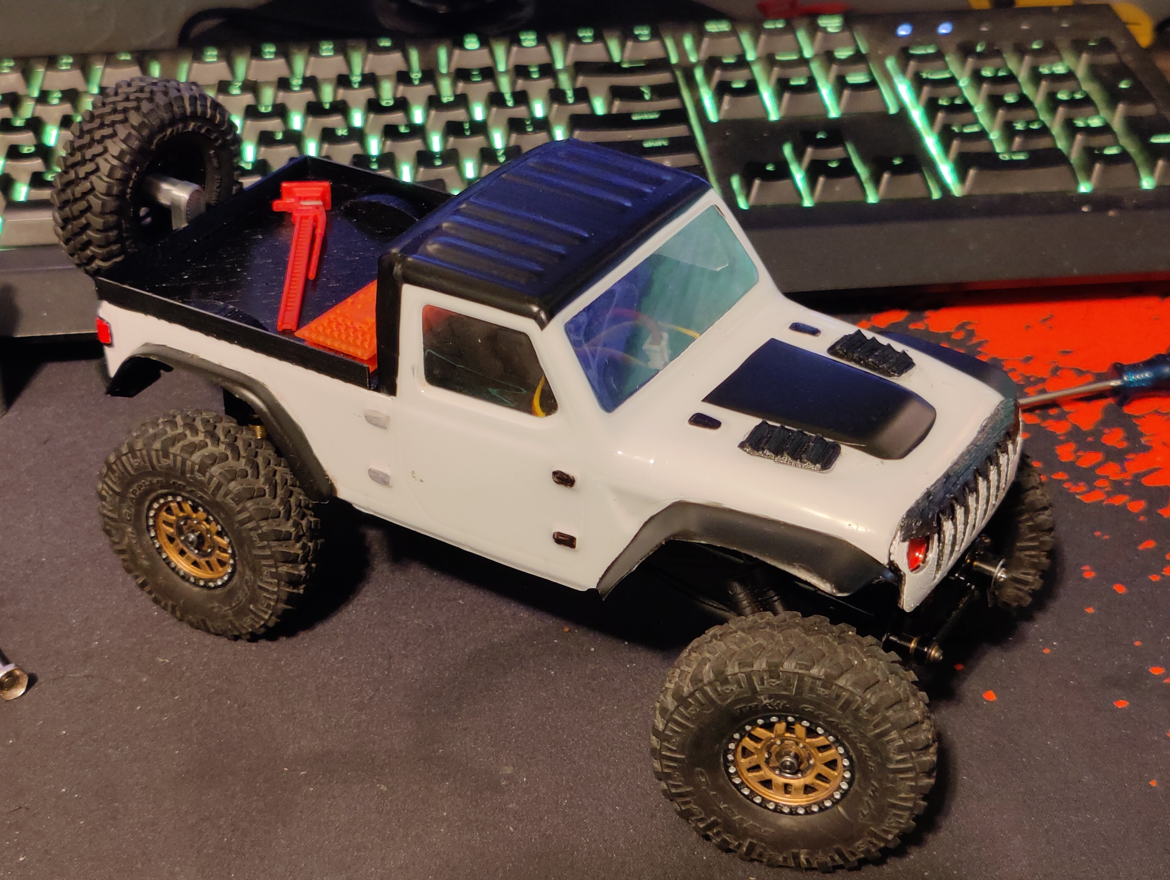 scx24 jeep jlu camion conversion lit insérer radio contrôle Land Rover défenseur traxxas trx4m trax4m bronco 3D print model - Mito3D