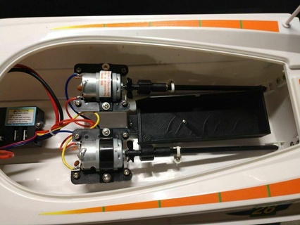 cucchiaio tavola Nettuno porto merci rc barca batteria adattatore gioco r c_vehicles 3d print model - Mito3D